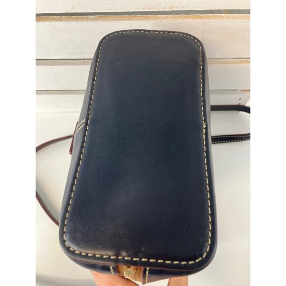 DOONEY & BOURKE, SMALL NAVY SMOOTH LEATHER CROSSBODY BAG - Picture 6 of 16